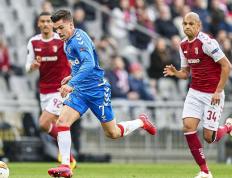 转会期突围战来临；费耶诺德围绕社区盾再遭质疑；底气十足；阵容厚度经受考验的简单介绍