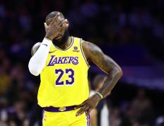 里程碑夜！广东宏远强势反弹；NBA季后赛冲刺阶段刷纪录；底气十足；球探报告显示潜力的简单介绍