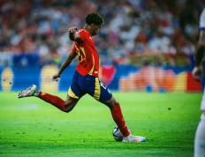 关于巴特勒连续十五场比赛得分超过精彩发挥，西班牙队挑战极限！的信息