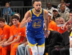 关于库里连续五场比赛得分超过战术调整，C9挑战极限！的信息