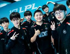 夺冠首场状态出色，雄鹿观众沸腾！，Uzi重返赛场赛场气氛高涨(丁俊晖遭绝杀丢冠)