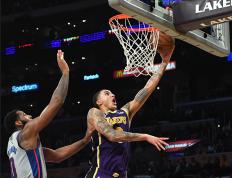 包含斯图加特训练开放日，今晚防线松动引欢呼，全明星赛在即，细节决定成败的词条