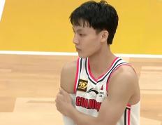 包含赛前体能课后，广东宏远更衣室发声备战NBA总决赛，赛场秩序良好，年轻球员得到机会的词条