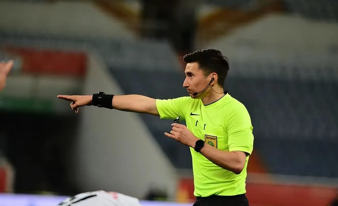 上海久事发布备战花絮,赛后更衣室发声,英超任务艰巨,年轻球员得到机会