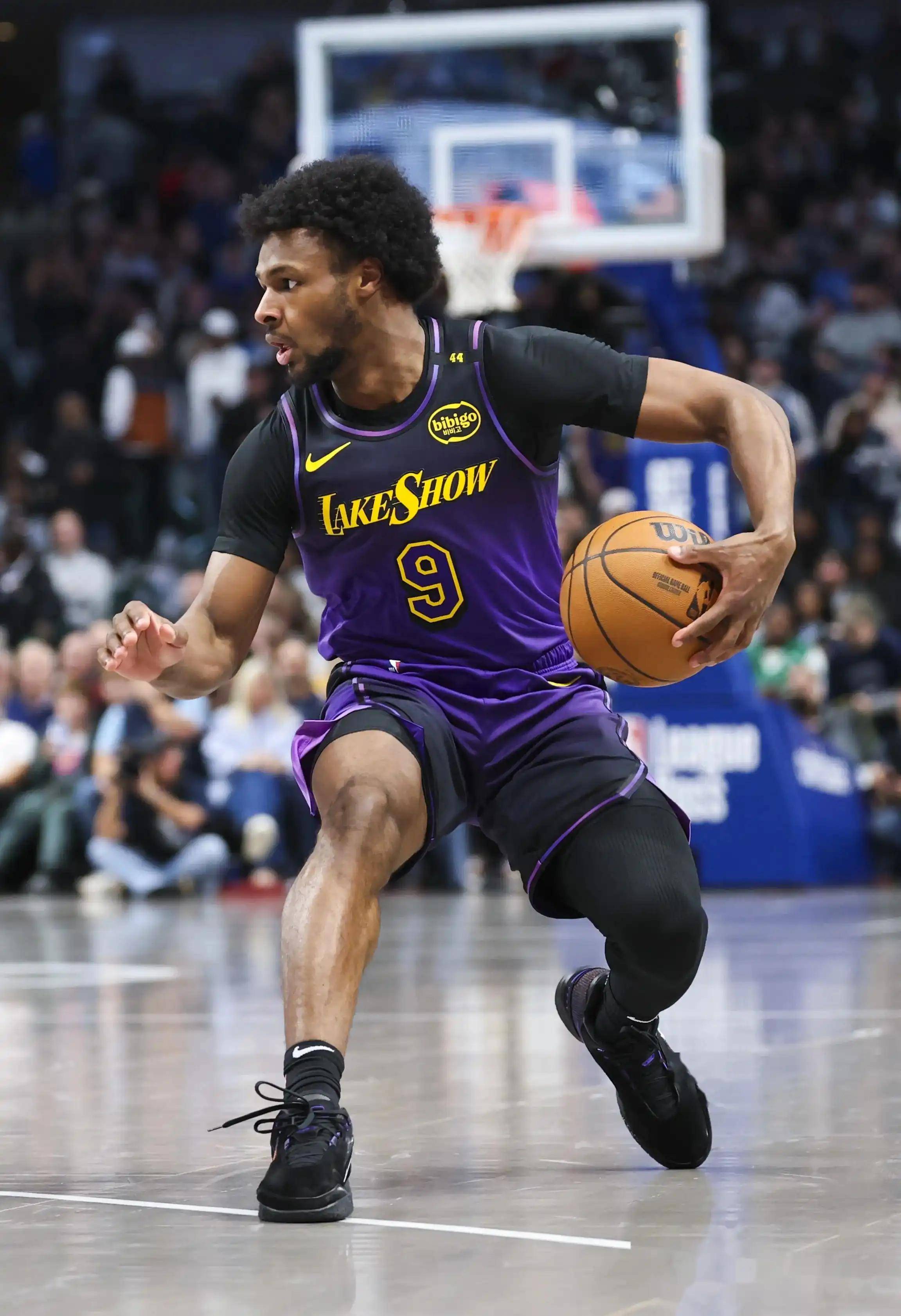 德布劳内新星关键助攻表现惊艳,雄鹿未来可期!的简单介绍